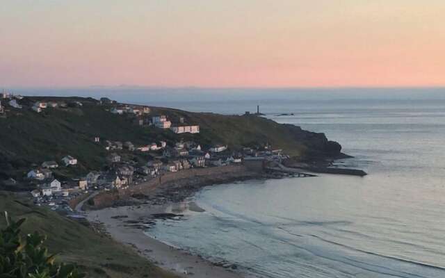 Eco-friendly Cornish Sanctuary Peaceful Location
