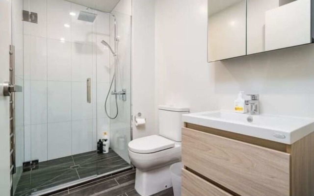 Brand New Apartment on Anzac Ave