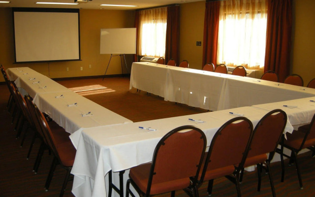 Holiday Inn Express & Suites Minneapolis – West End by IHG