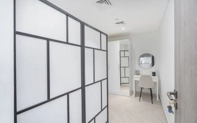 Luxury Stay At JVC with Pool & Gym