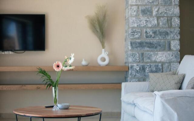 Seafront luxury villa with infinity pool & devine views!