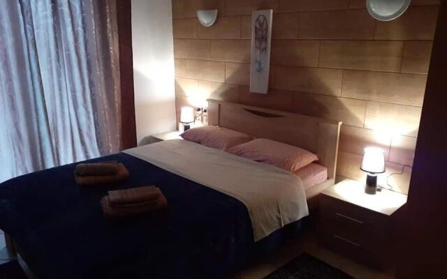 G M 6 ROOMS KENTRO in the heart of the city