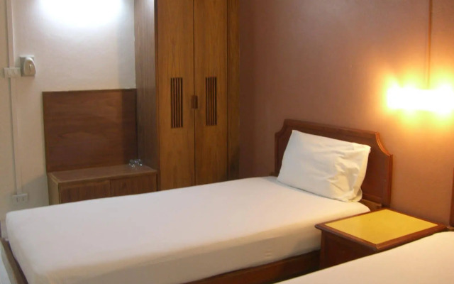 OYO 335 Top Inn Khaosan