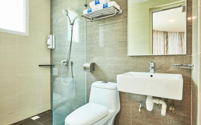 Ibis Budget Singapore Crystal