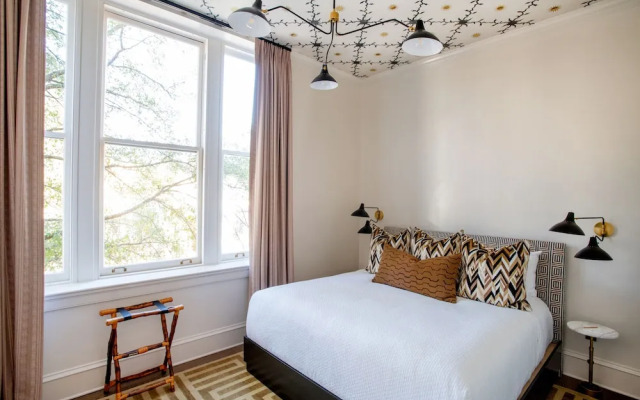 The Bell Athens by Kasa Living