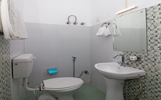 OYO 12062 Paras Guest House