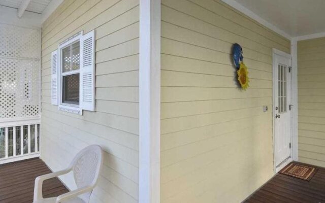 Coral Garden by Avantstay Great Location w/ Balcony & Shared Pool