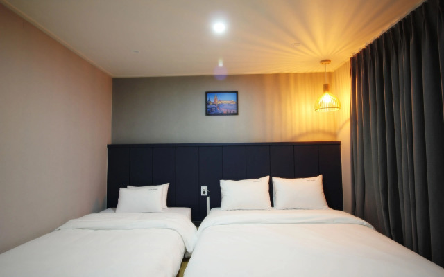 Bronze Hotel