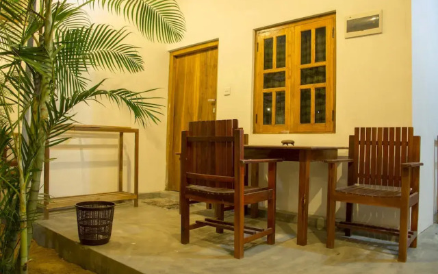 Dragonfly Inn Arugambay
