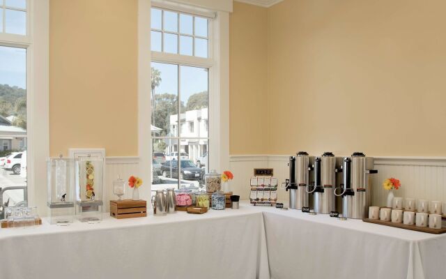 Avila Lighthouse Suites