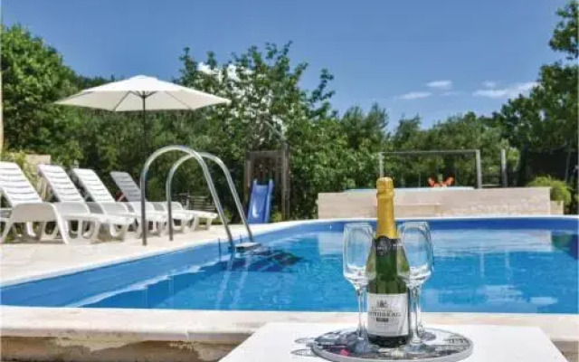 Four Bedroom Holiday Home In Kastel Sucurac