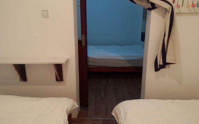 Er Er Youth Hotel