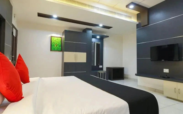 Le Moshe Inn by OYO Rooms