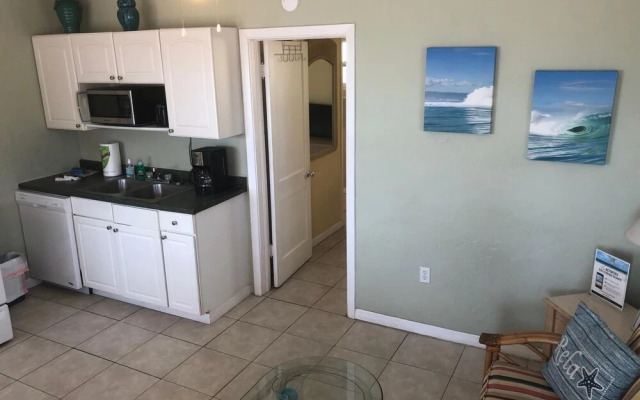 Misty Isles Redington Beachfront Suite 1