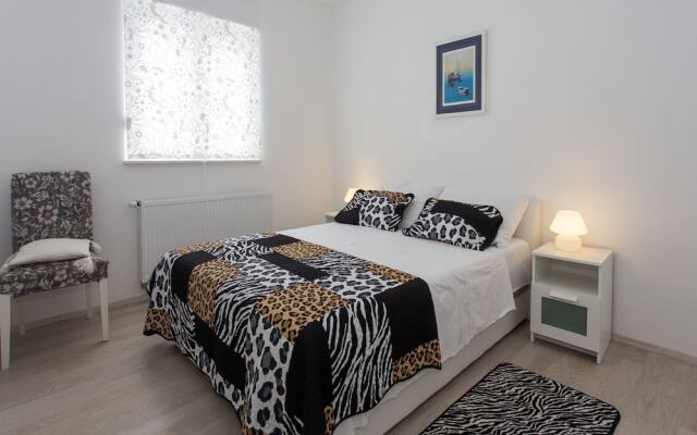 Spacious Villa in Vodice With Pool