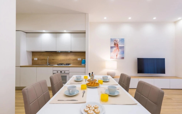 Style House in Naples by Wonderful Italy