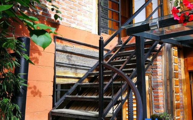 Xiangyu Yangguang Gallery Inn