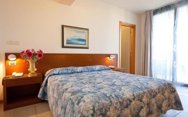 Idania Hotel