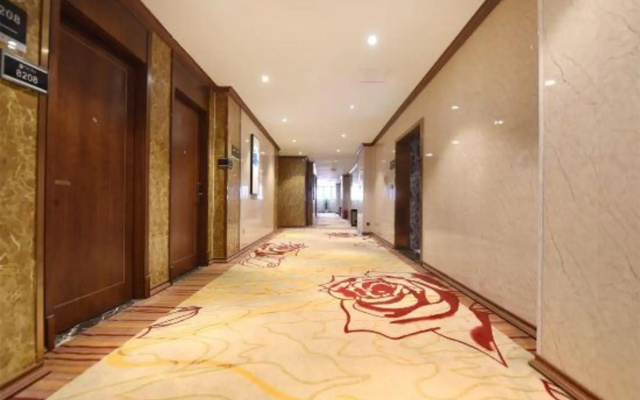 Lucky Hotel