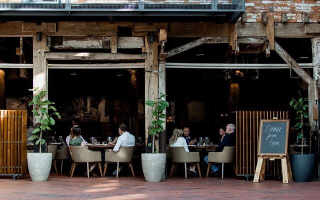 The Henry Jones Art Hotel