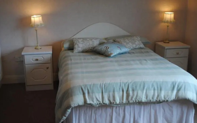 Oldcourt House Bed and Breakfast