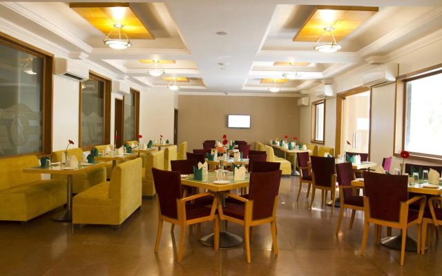 7 Apple Hotel Pimpri Pune