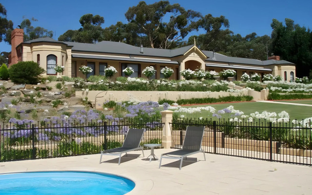 Brice Hill Country Lodge