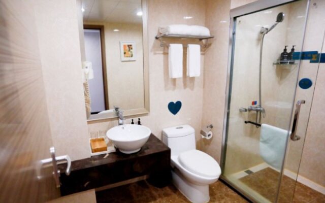 Shenzhen Futian Huaqiang South Feiyuan Hotel