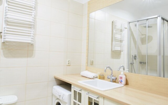 Goodnight Warsaw Apartments Dubois 8