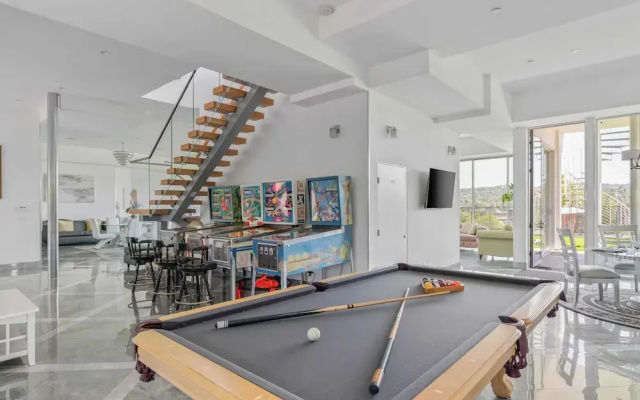 Luxe LA Escape w/ Pool, Views & Game Room Alta Vista Estate by Avantstay