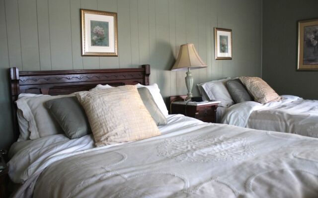 Summerhill Manor Bed and Breakfast and Tea Room