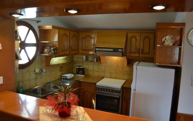 Dimitras House