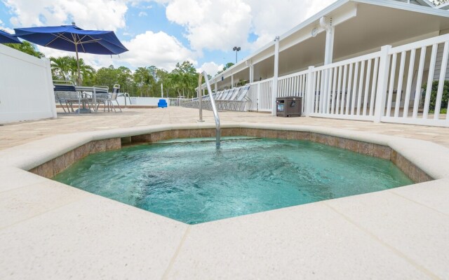 Club Naples RV Resort