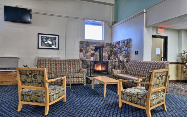 Katahdin Inn & Suites
