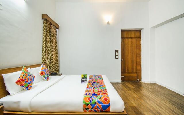 Kumar's White House Hotel