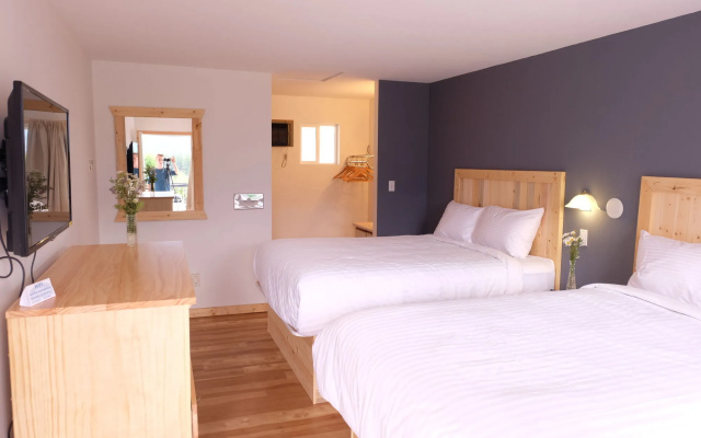 Golden Village Lodge