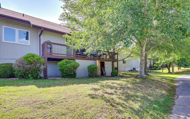 Bella Vista Home w/ Deck + Trails: On Golf Course!