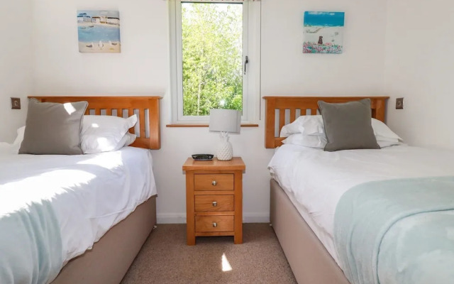 5 Meadow Retreat