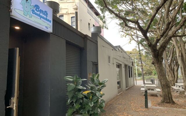 Clover Backpackers