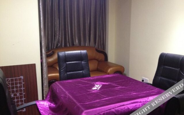 Yangguang Fashion Apartment (Baiyun Avenue Bei'an Huahui Branch)