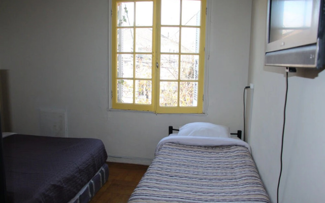 Vuelta Al Mundo Hostel