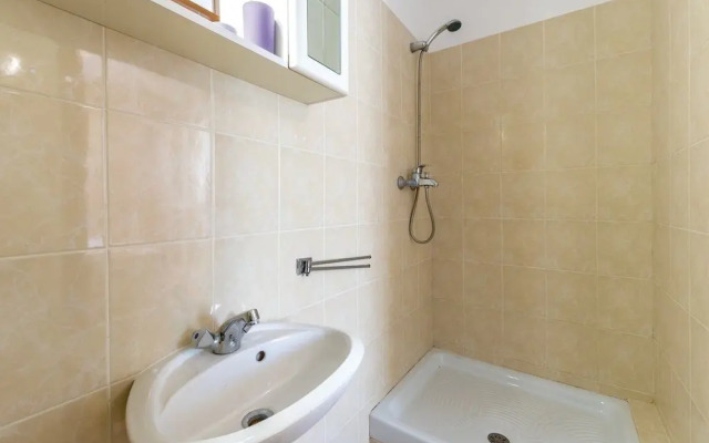 Dino - Spacious Near City Centre - A1