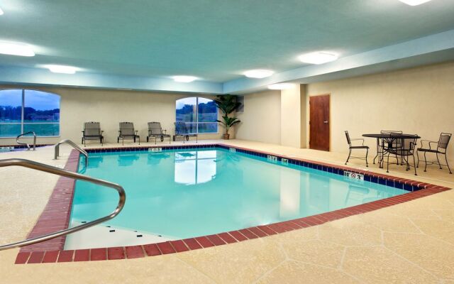Holiday Inn Express & Suites Malvern