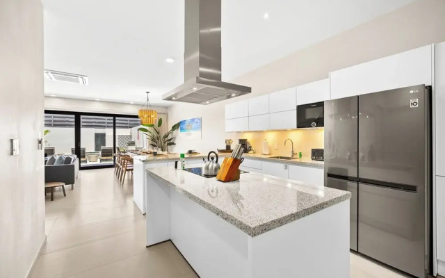 Catalina Residence Apt 3 - L.g. Smith Boulevard 546-j
