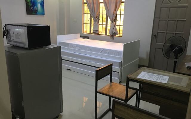 Beinte Singko de Marso Apartments