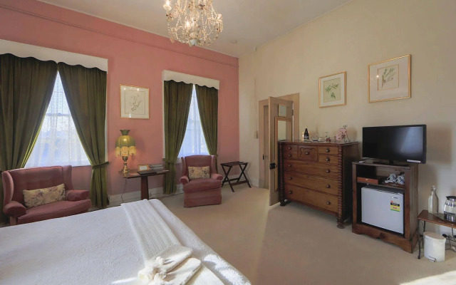 The Racecourse Inn