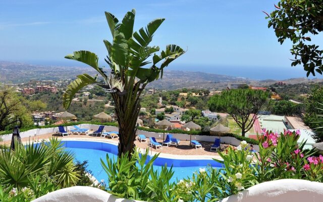 Spacious Apartment in Marbella With Swimming Pool