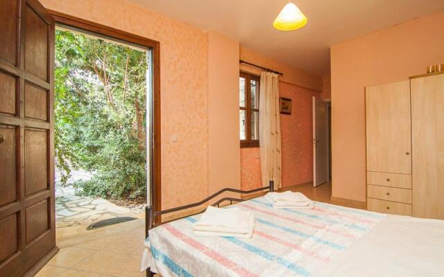 Sarris Villa, a country side villa, By ThinkVilla