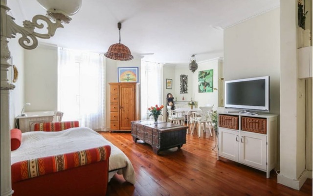 Provencal Style and Large 1 Bedroom