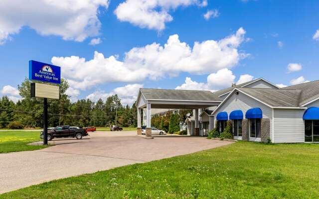 Americas Best Value Inn Tahquamenon Country